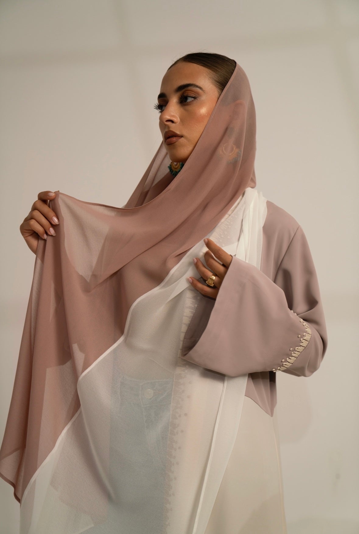 Dual-tone abaya